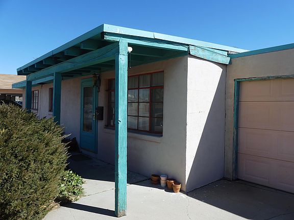 4th image of 3106 Sierra Dr NE