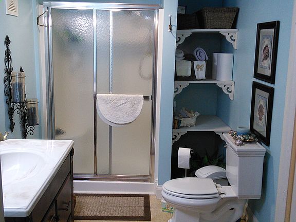 Main floor bath