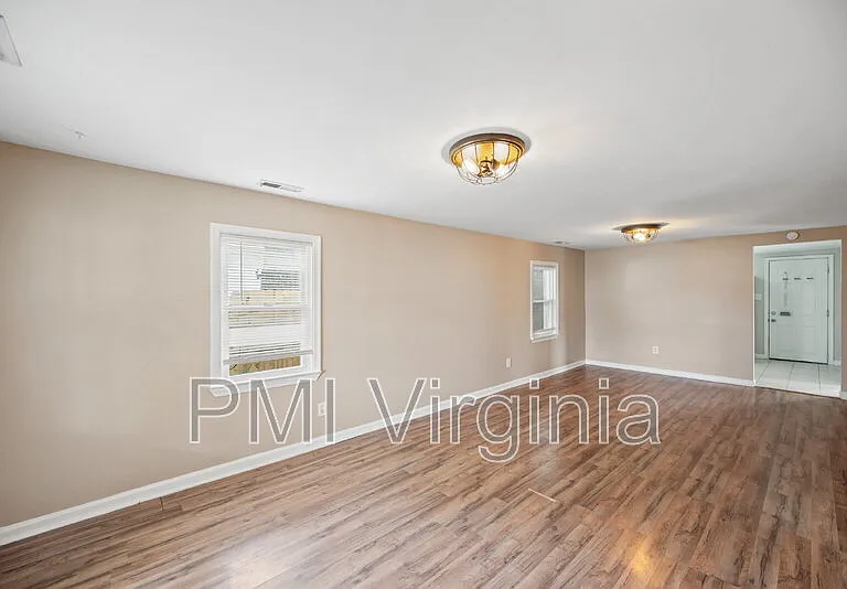 4217 Dunning Rd — Photo 2