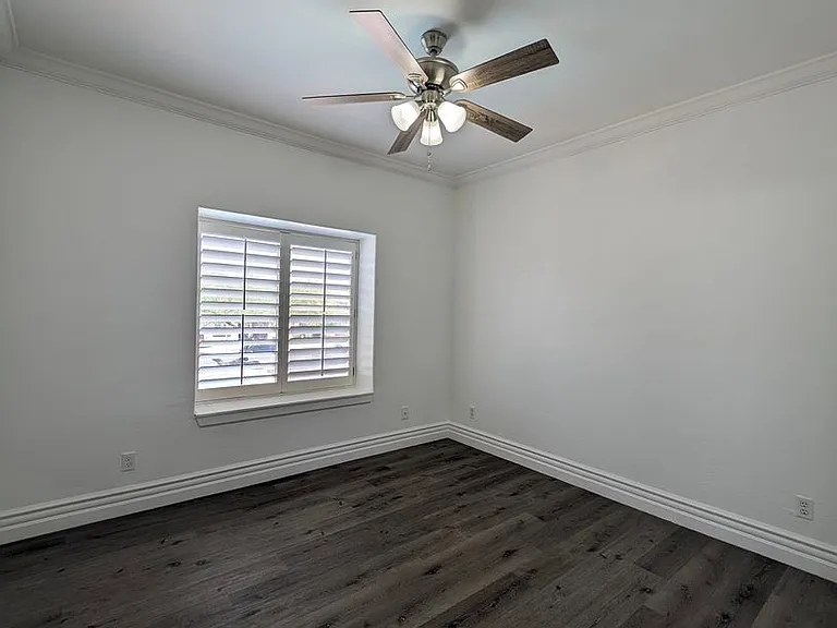650 W Kent Pl — Photo 47