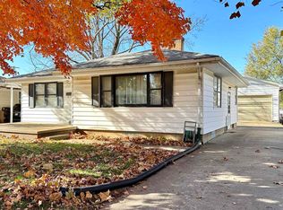 1513 Southmoor St, Pekin, IL 61554