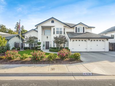 676 Bedford Avenue, Clovis, CA, 93611