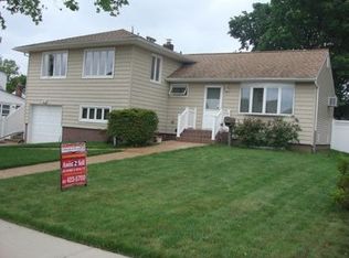 4054 Bernice Rd, Seaford, NY 11783