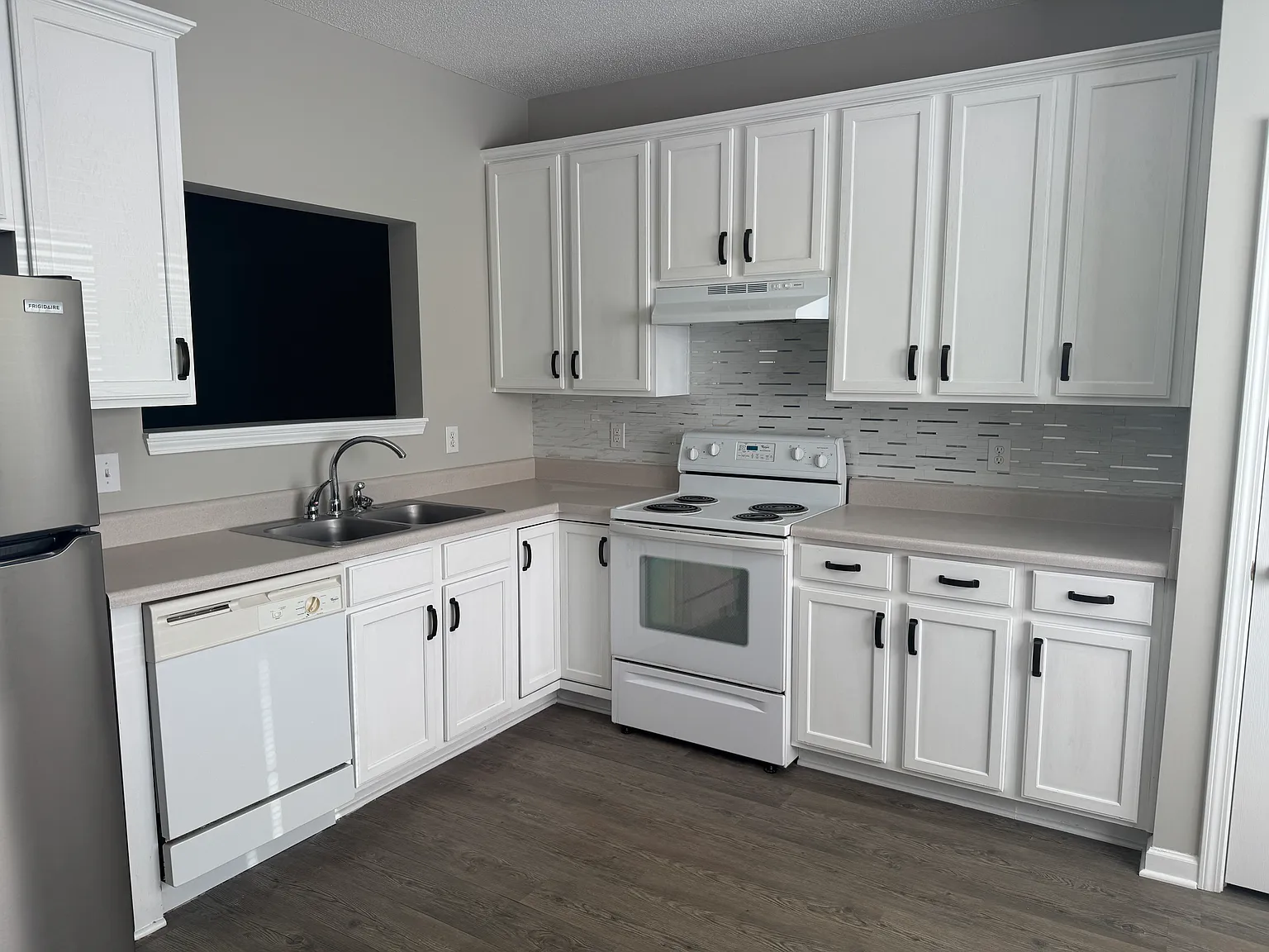 3 bed, 2.5 bath, 1456 sqft, $1,650 — Photo 3