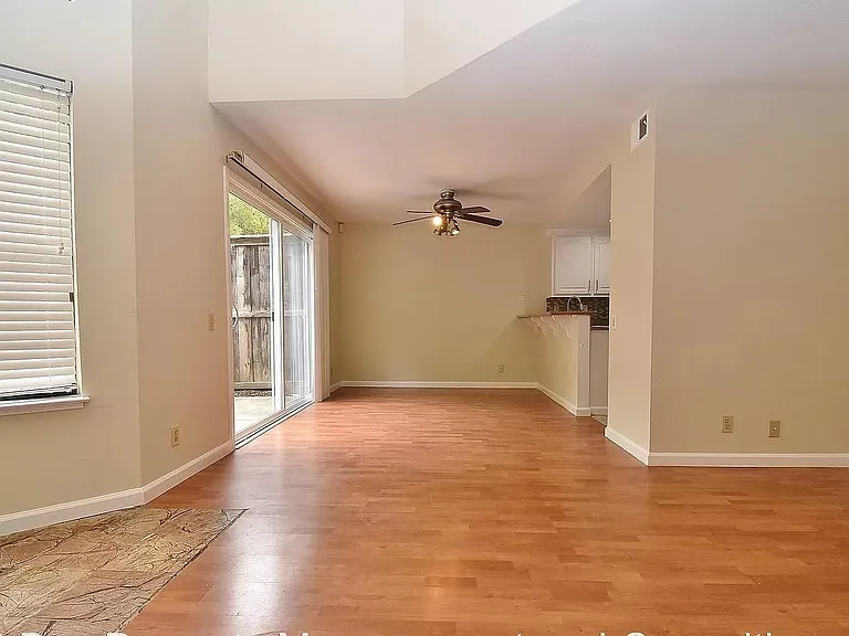 4074 Twin Peaks Ter — Photo 3