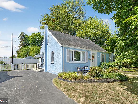 2nd image of 712 Pearl Ave