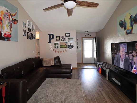 4th image of 2220 Timberwood Ln