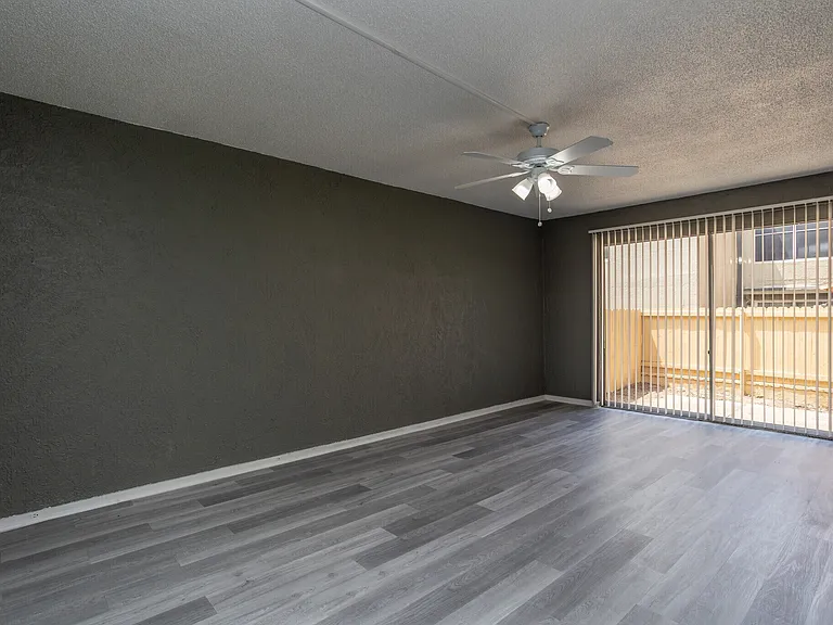 Garland Oaks Apartments — Photo 14