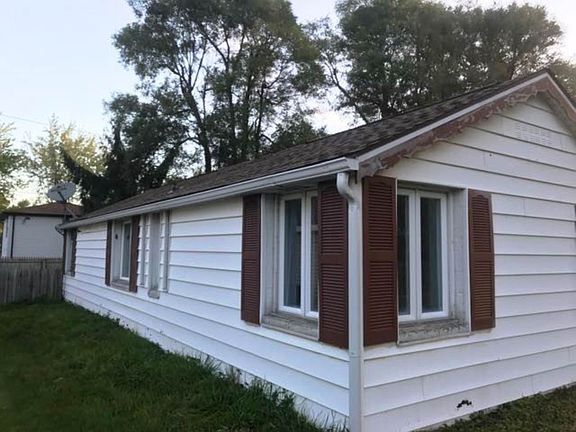 3rd image of 30 Waltham Ave