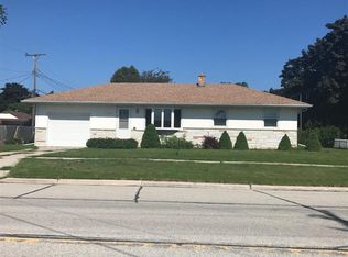 1729 Mirro Dr, Manitowoc, WI 54220