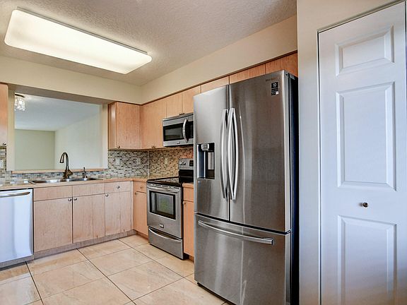 5th image of 5810 Crystal Shores Dr APT 406