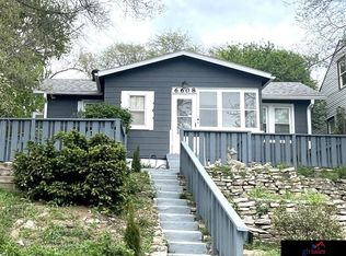 6608 Pinkney St, Omaha, NE 68104