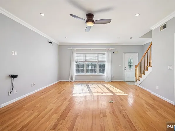 80 W 18th St, Weehawken, NJ 07086