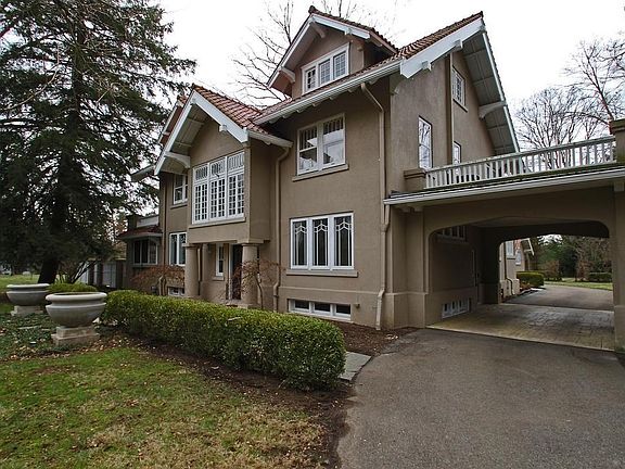 3rd image of 1098 Newark Granville Rd