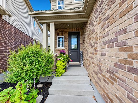 2nd image of 43 Rivertrail Ave