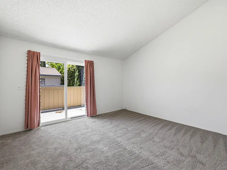 1401 Hood Rd — Photo 23