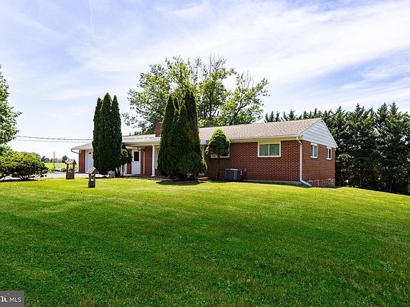 4th image of 8418 Mapleville Rd