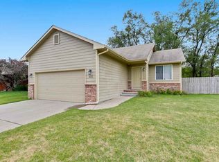 615 W Wayne Cir, Wichita, KS 67217