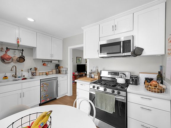 4th image of 2701 E 17th St APT B