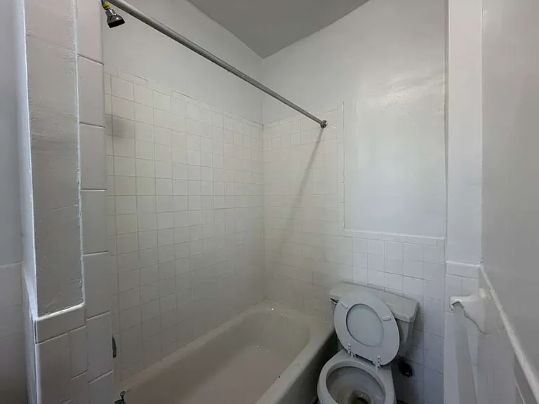 2180 Ryer Ave #4 — Photo 9