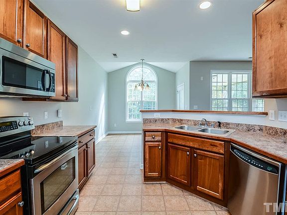 3rd image of 629 Woodson Dr #69