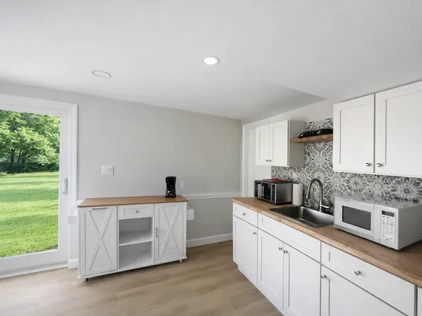 (undisclosed Address), Islip Terrace, NY 11752