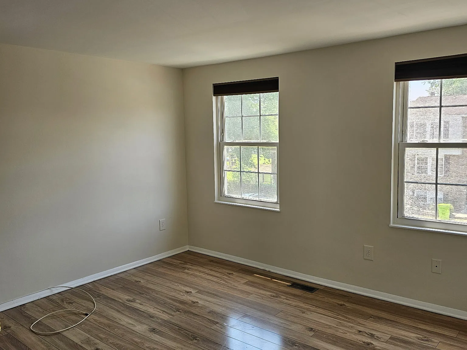 3 bed, 1300 sqft, $2,300 — Photo 3