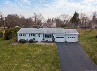 122 Pine Knob Dr, South Windsor, CT 06074