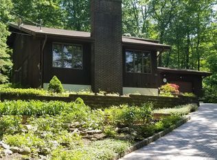 36 Fawn Hill Rd, Tuxedo Park, NY 10987