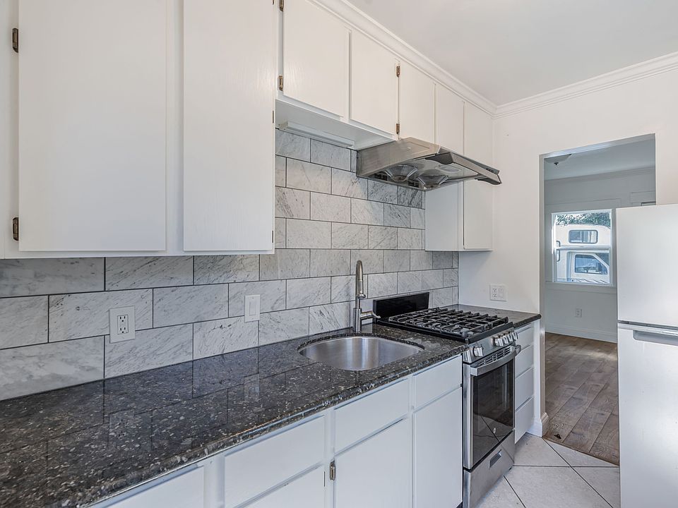 1st image of 309A Nevada St