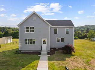 8 Wilson Ave, Waterford, CT 06385