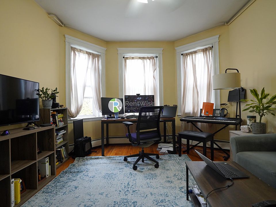 1st image of 1840 Commonwealth Ave APT 10