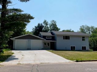 212 Judy St, Marquette, MI 49855