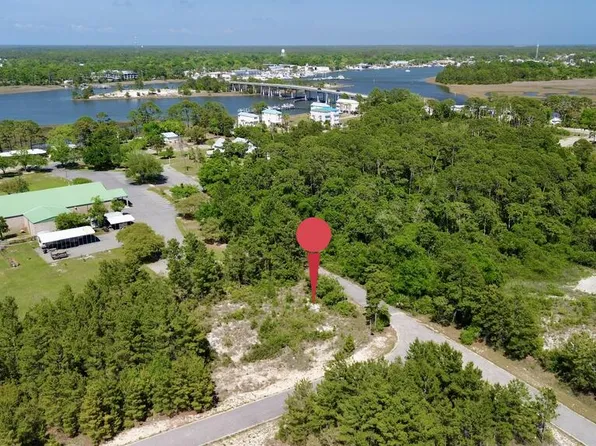 1760 Landing St, Carrabelle, FL 32322