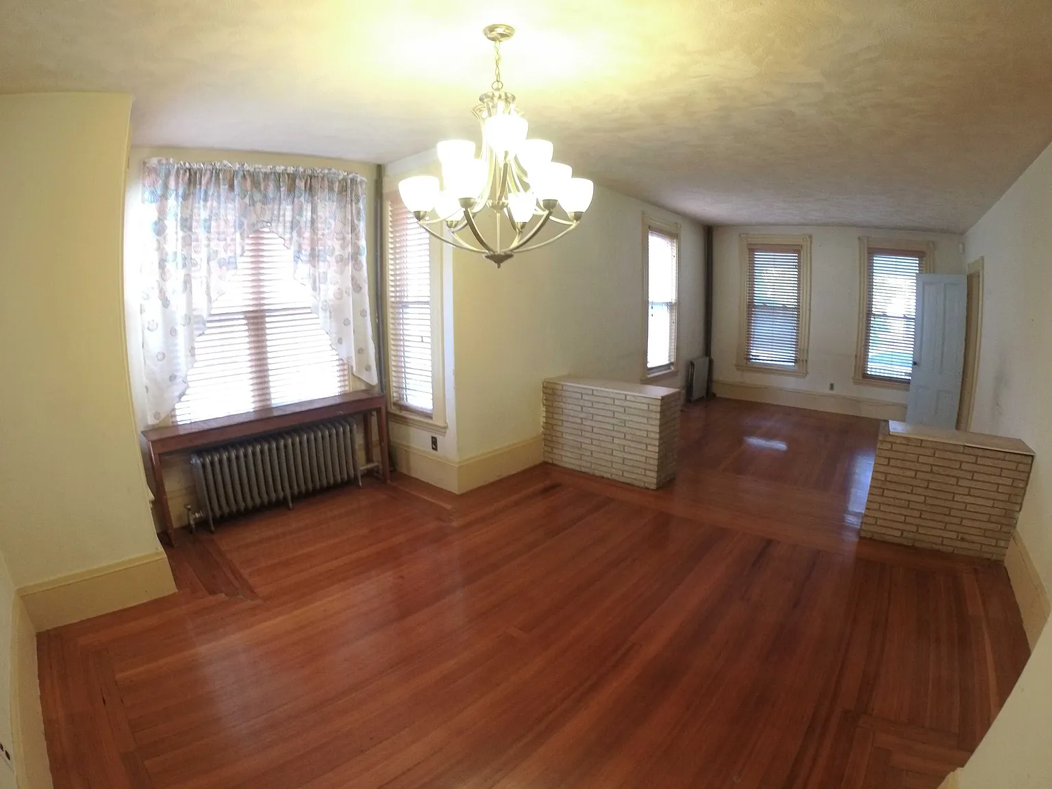 4 bed, $6,000 — Photo 4