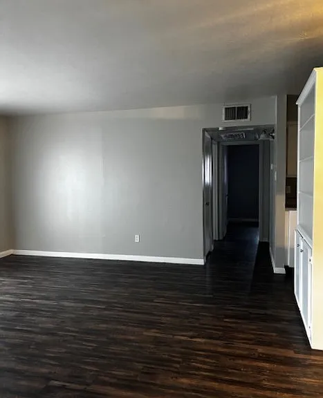 4014 Holly Rd #2 — Photo 2