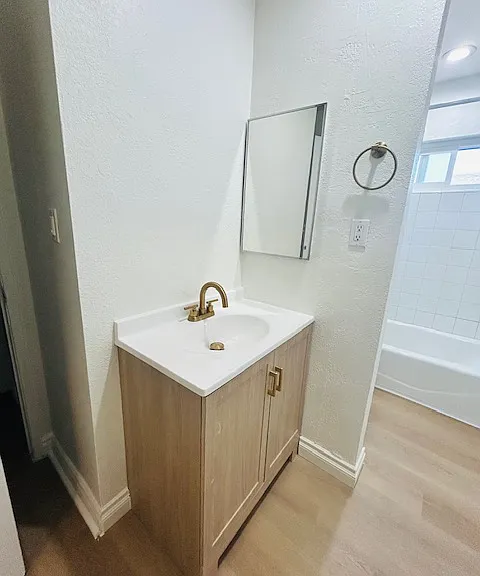 710 N La Fayette Park Pl #8 — Photo 9