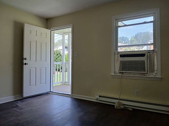 3rd image of 117 Crestway Cir #2
