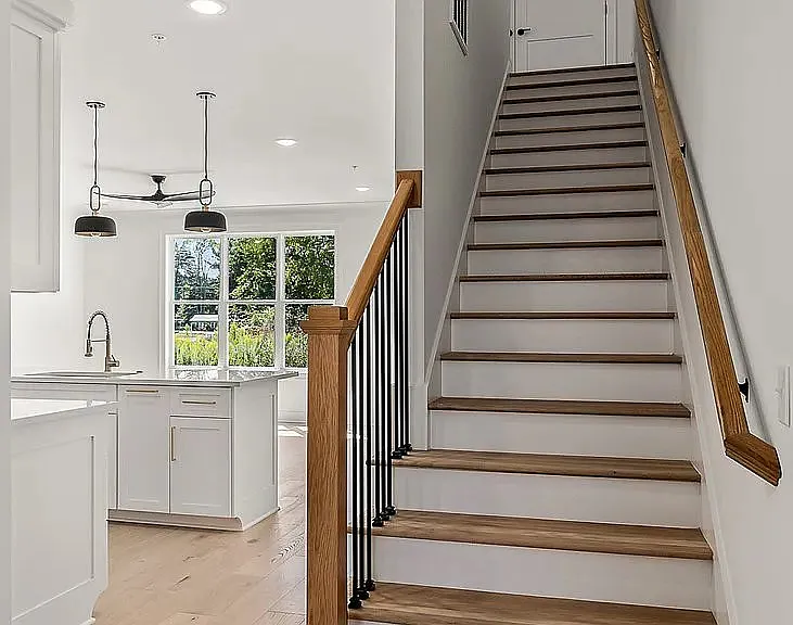 801 Vickery Dr — Photo 2