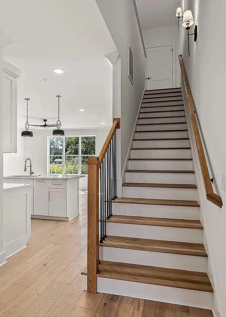 Building Photo - 809 Vickery Dr