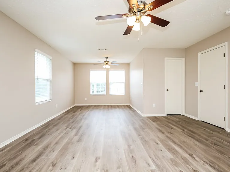 807 General Barksdale Dr — Photo 11
