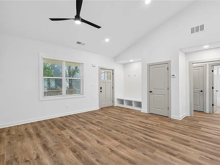 122 Hilltop Dr SW — Photo 5