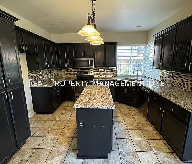 1185 Shadowcliff Ct — Photo 10