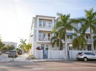 260 8th St N, Saint Petersburg, FL 33701