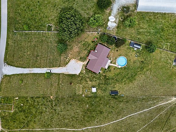 4th image of 1765 Fisher Ridge Rd