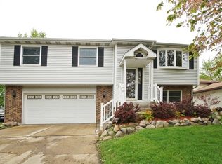 506 Mill Rd, Itasca, IL 60143