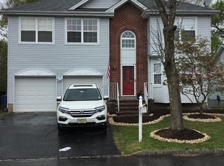 14 Springfield Rd, North Brunswick, NJ 08902