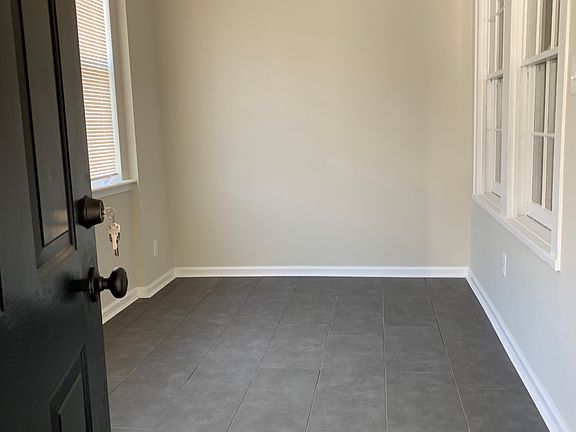 2nd image of 4024 Ernest St