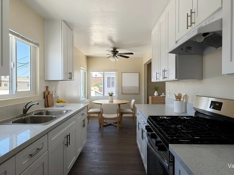 10223 Darby Ave #5 — Photo 2