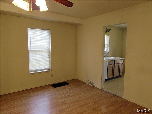5th image of 2845 Washington Ave